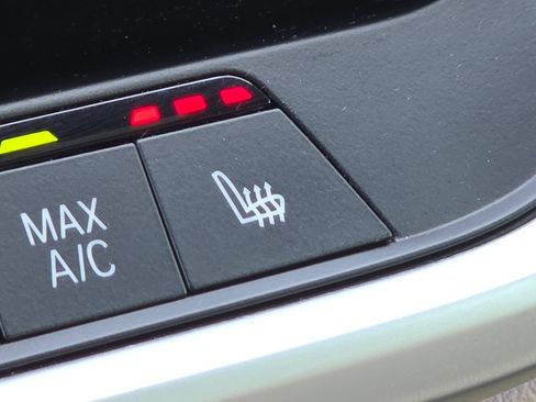 Used 2021 BMW X7 xDrive40i w/ Premium Package AWD/4WD image 34