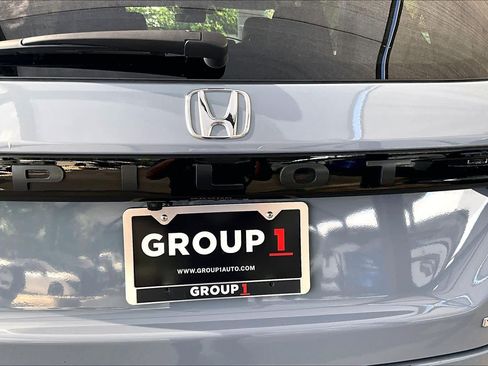 Used 2025 Honda Pilot Touring image 10