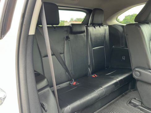 Used 2025 Toyota Highlander XLE AWD/4WD image 30