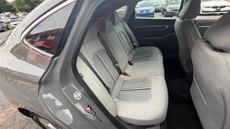 Used 2020 Hyundai Sonata SE w/ Cargo Package FWD image 11