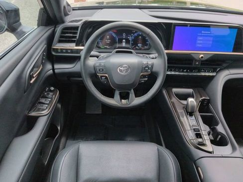 Certified 2025 Toyota Crown Signia w/ Advanced Technology Package AWD/4WD image 16