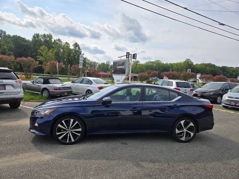 Used 2021 Nissan Altima 2.5 SR FWD image 12