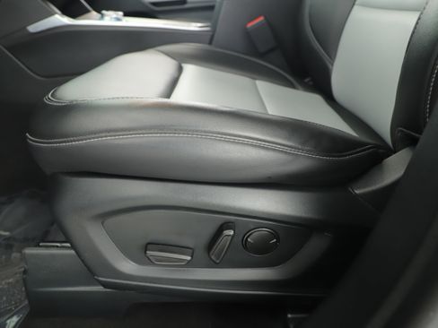 Certified 2024 Ford Explorer XLT w/ Equipment Group 202A image 10