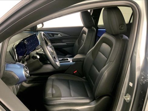 Used 2025 Chevrolet Equinox EV LT w/ Convenience Package FWD image 23