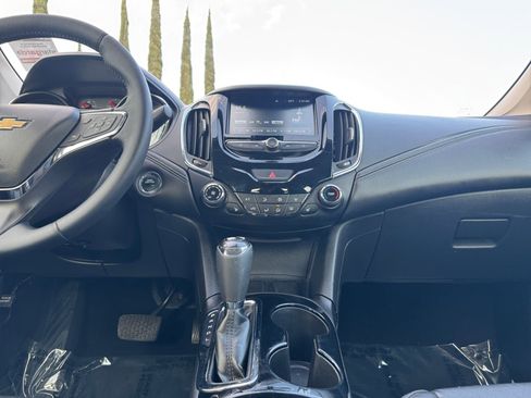 Used 2017 Chevrolet Cruze Premier image 15