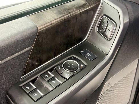 Used 2023 Ford F250 Lariat image 18