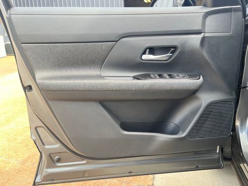 New 2026 Nissan Kicks SV image 11