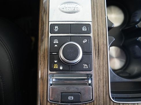 Used 2018 Land Rover Range Rover HSE AWD/4WD image 25