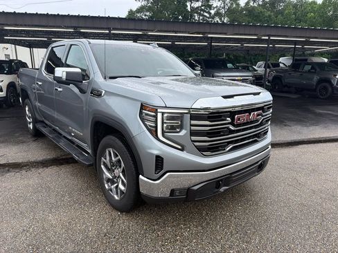 Used 2024 GMC Sierra 1500 SLT w/ SLT Premium Package AWD/4WD image 4