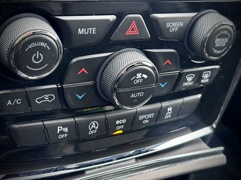 Used 2021 Jeep Grand Cherokee Laredo X image 17