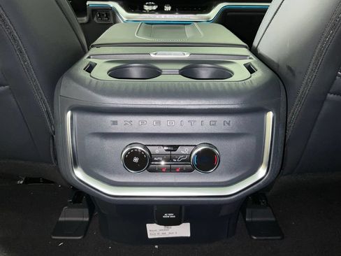 New 2027 Ford Expedition Max Platinum w/ Stealth Appearance Package RWD image 18