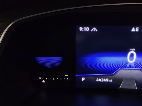 Certified 2022 Volkswagen Tiguan SE AWD/4WD image 33