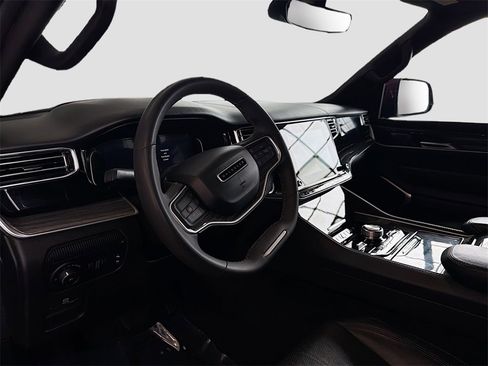 Used 2022 Jeep Wagoneer Series III w/ Convenience Group I image 9