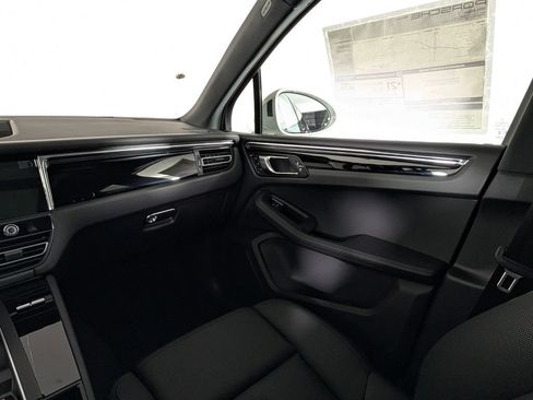 New 2026 Porsche Macan AWD/4WD image 23