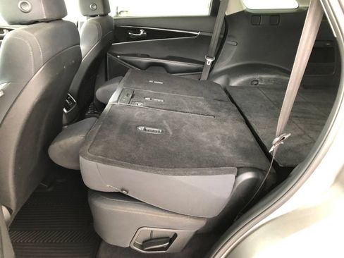Used 2018 Kia Sorento L FWD image 11