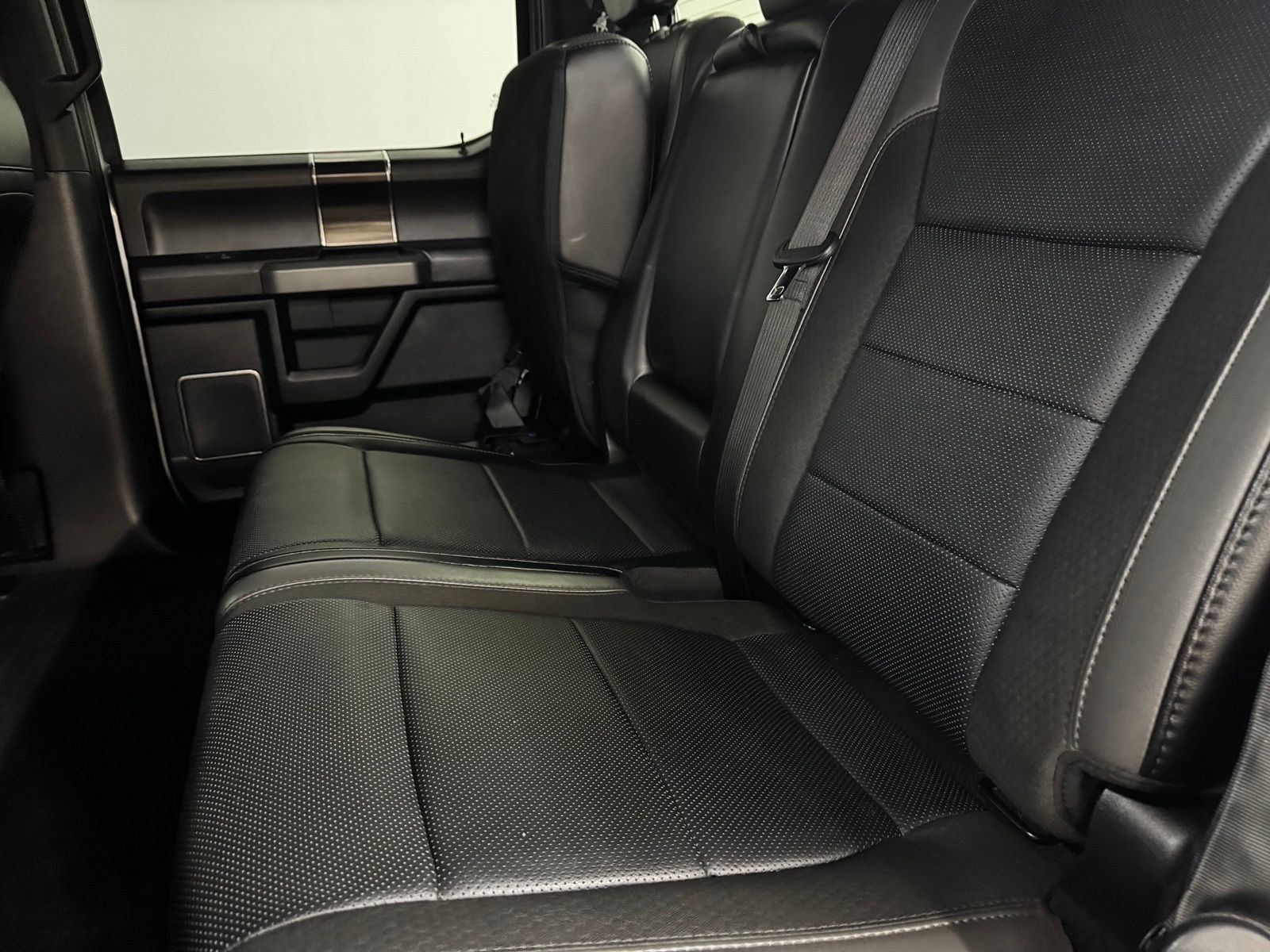 Used 2019 Ford F150 Raptor w/ Equipment Group 802A Luxury AWD/4WD image 31