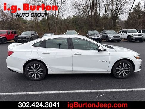 Used 2022 Chevrolet Malibu RS image 2