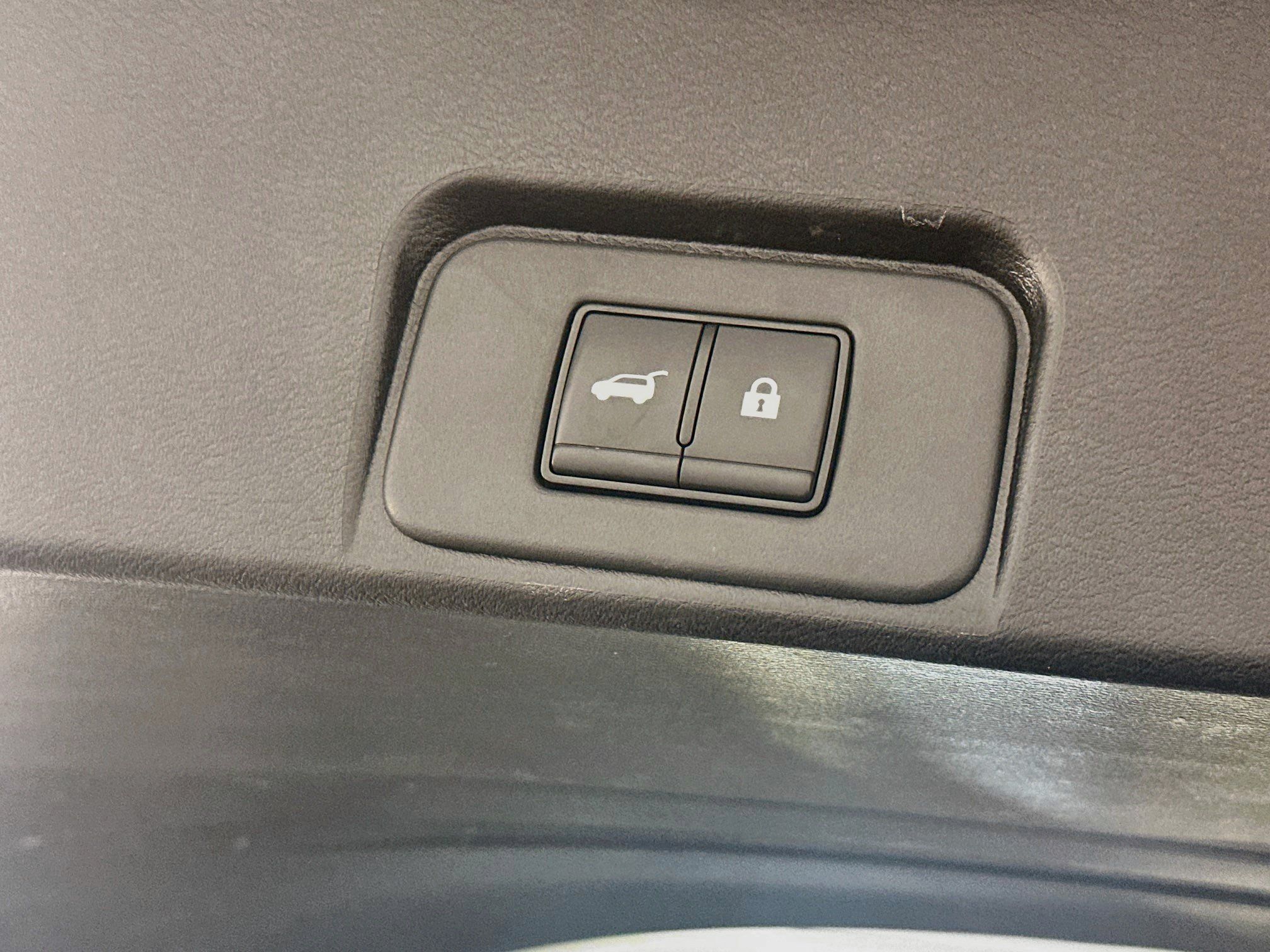 Used 2025 Nissan Rogue SV AWD/4WD image 30