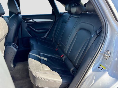 Used 2018 Audi Q3 2.0T Premium image 24