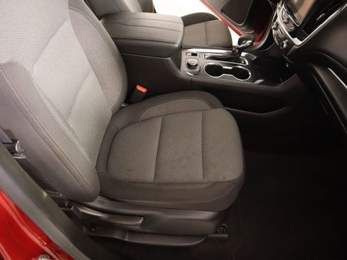 Used 2023 Chevrolet Traverse LT image 14