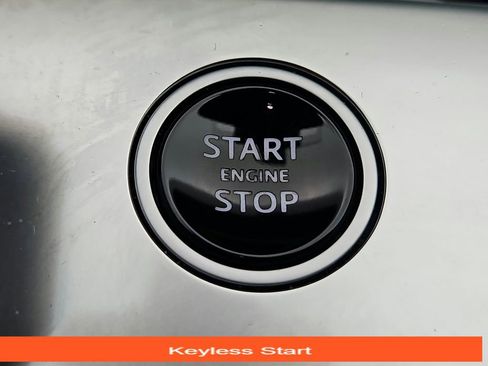 Used 2023 Land Rover Range Rover SE image 39