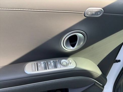 Certified 2026 Hyundai Palisade Calligraphy FWD image 9