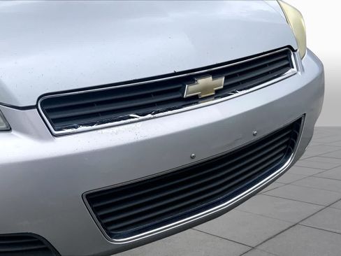 Used 2010 Chevrolet Impala LT FWD image 28