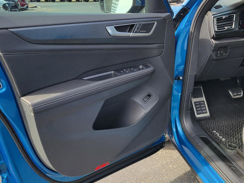 Certified 2025 Volkswagen Atlas Cross Sport SEL Premium R-Line image 18