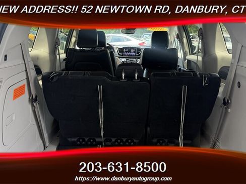 Used 2022 Chrysler Pacifica Touring-L FWD image 27