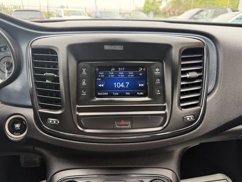 Used 2015 Chrysler 200 S w/ Comfort Group FWD image 13