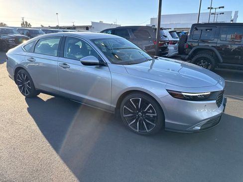 Used 2024 Honda Accord Touring image 8