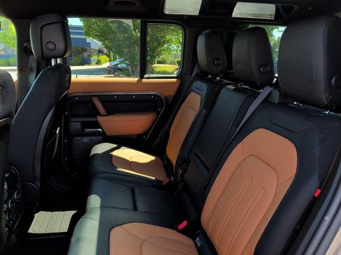Used 2020 Land Rover Defender 110 X AWD/4WD image 34
