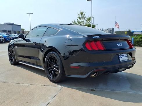 Used 2017 Ford Mustang GT Premium RWD image 7