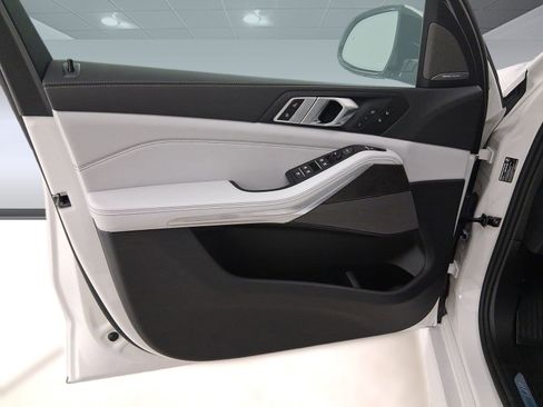 New 2026 BMW X5 xDrive40i w/ M Sport Package image 12