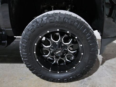 Used 2019 Chevrolet Silverado 2500 High Country w/ Duramax Plus Package AWD/4WD image 16