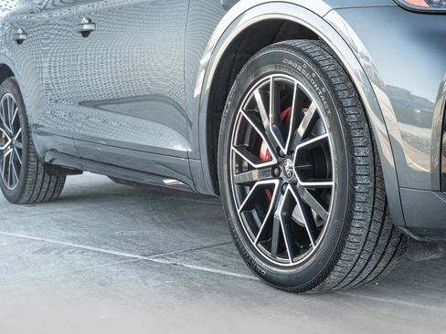 Certified 2022 Audi SQ5 Premium Plus w/ Premium Plus Package image 37