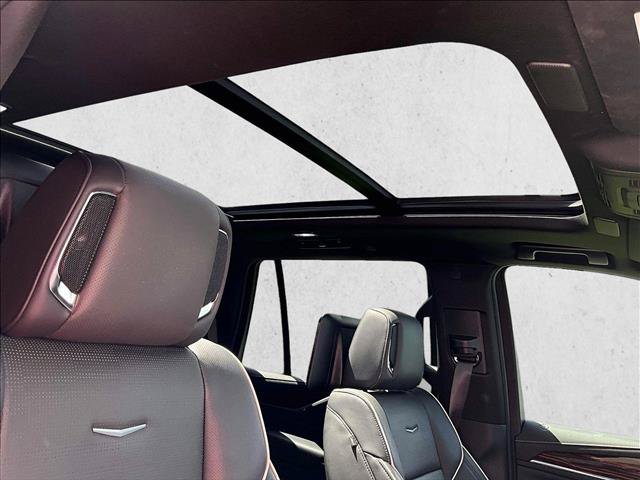 Certified 2024 Cadillac Escalade Premium Luxury AWD/4WD image 17