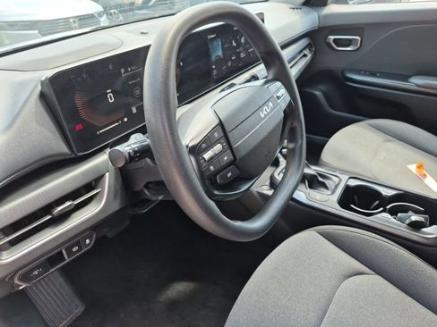 Used 2025 Kia K4 FWD image 7