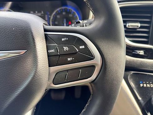 Used 2022 Chrysler Voyager LX FWD image 28