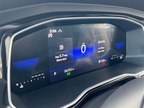 Used 2024 Volkswagen Jetta SE w/ Panoramic Sunroof Package image 20