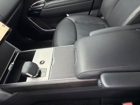 Used 2024 Land Rover Range Rover SE AWD/4WD image 25
