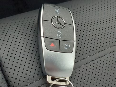 Used 2023 Mercedes-Benz GLS 450 4MATIC image 27