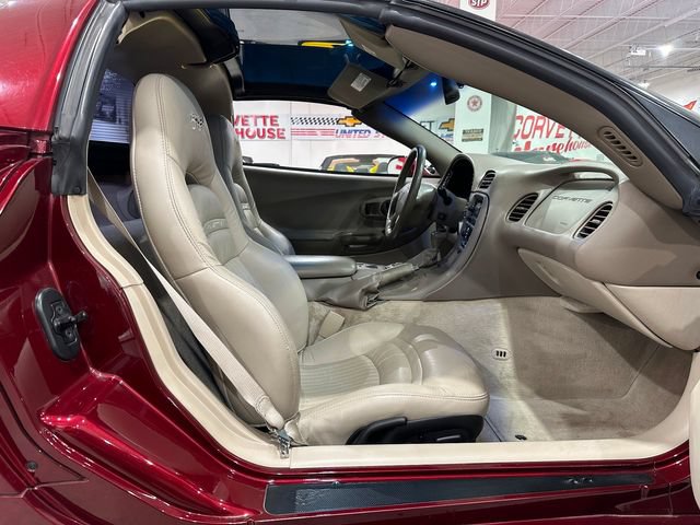 Used 2003 Chevrolet Corvette Coupe w/ Preferred Equipment Group RWD image 10