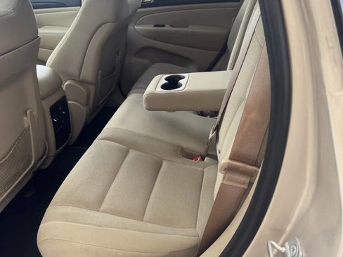 Used 2014 Jeep Grand Cherokee Laredo w/ Security & Convenience Group image 11