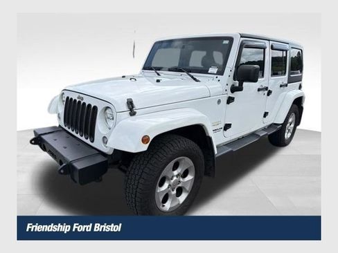 Used 2015 Jeep Wrangler Unlimited Sahara w/ Connectivity Group AWD/4WD image 1