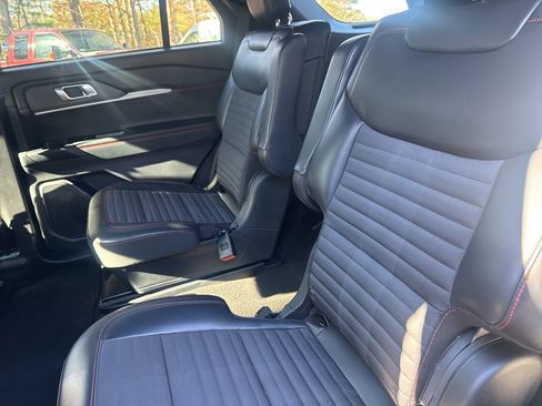 Used 2025 Ford Explorer ST-Line image 28