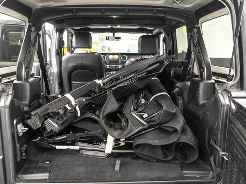 Used 2019 Jeep Wrangler Unlimited Sahara w/ Dual Top Group image 35