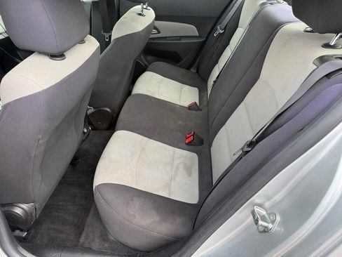 Used 2015 Chevrolet Cruze LS FWD image 11