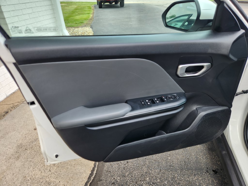 Used 2025 Kia K4 FWD image 22