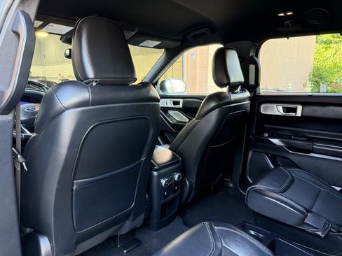 Used 2020 Ford Explorer ST w/ Premium Technology Package image 11